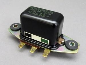 CB400F REGULATOR ASSY (NOS) CB400F REGULATOR ASSY (NOS)