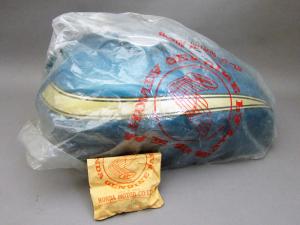 CB750 K0 1969 WRINKLE TANK, FUEL (CANDY BLUE GREEN) NOS / 8714.10