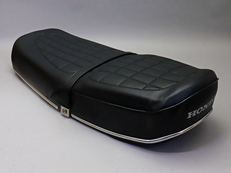 CB750 K1 SEAT ASSY (LOW TYPE) DEFECT