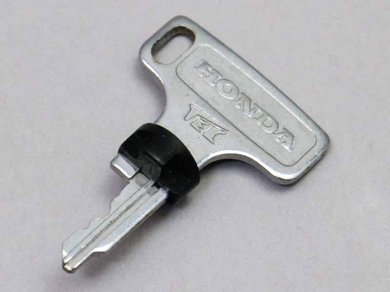 CB750K KEY, HONDA (WITH PLASTIC) / 8714.10