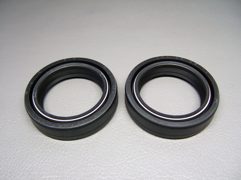 CB750 K0-K8 OIL SEAL SET, 35x48x11 / 8714.10 - Click Image to Close