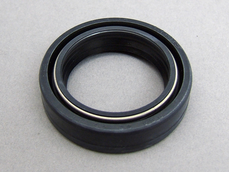 CB400F OIL SEAL 33X46X10.5 / 8714.10 - Click Image to Close