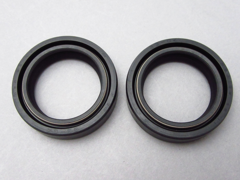 CB400F OIL SEAL SET 33X46X10.5 / 8714.10 - Click Image to Close