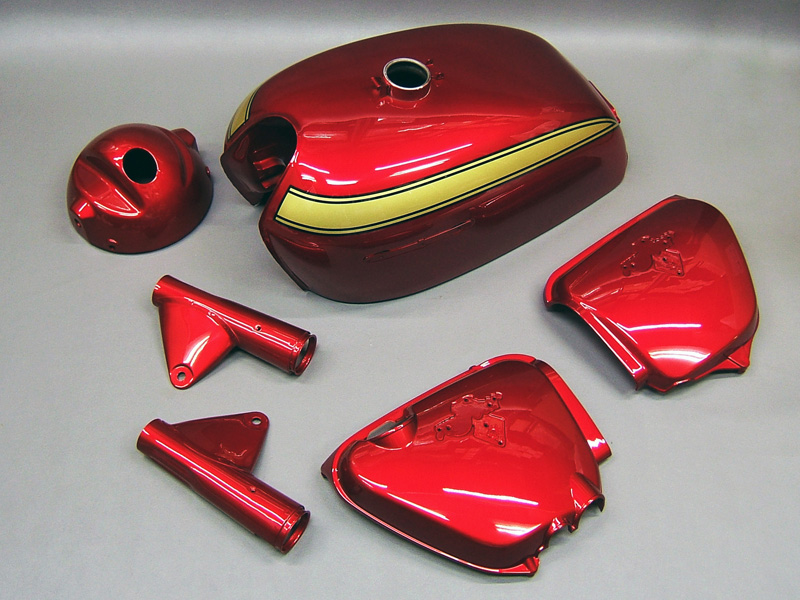 CB750 K1 PAINTED BODY SET (CANDY RUBY RED) / 8714.10 - Click Image to Close