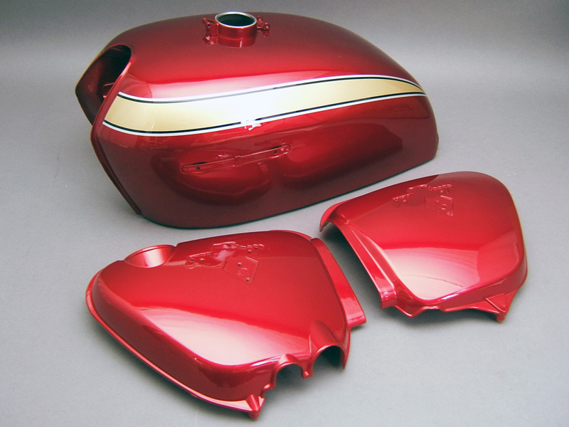 CB750 K2 TANK & SIDE COVERS SET (CANDY RUBY RED) / 8714.10 - Click Image to Close