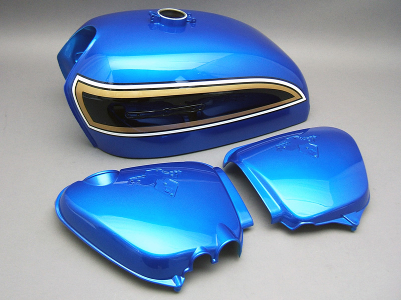 CB750 K6 TANK & SIDE COVERS SET (FLAKE SAPPHIRE BLUE) / 8714.10 - Click Image to Close