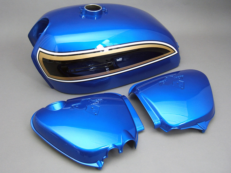 CB750 K6 TANK & SIDE COVERS SET (CANDY SAPPHIRE BLUE) / 8714.10 - Click Image to Close