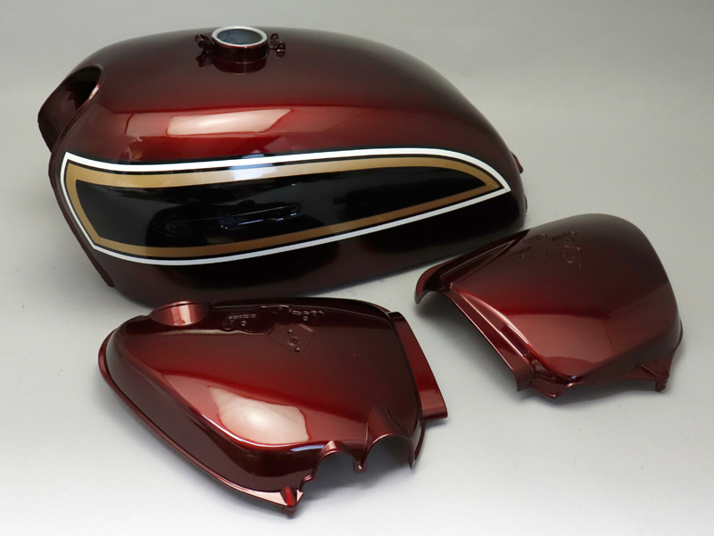 CB750 K5-K6 TANK & SIDE COVERS SET (CANDY ANTARES RED) / 8714.10 - Click Image to Close