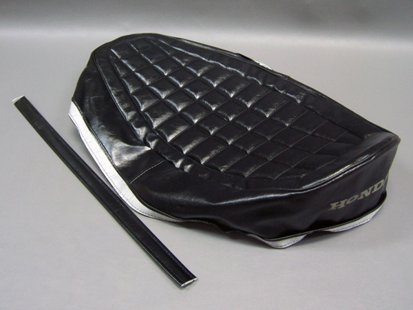 CB750 K0 OUTER SKIN (COVER), SEAT / 8714.10 - Click Image to Close