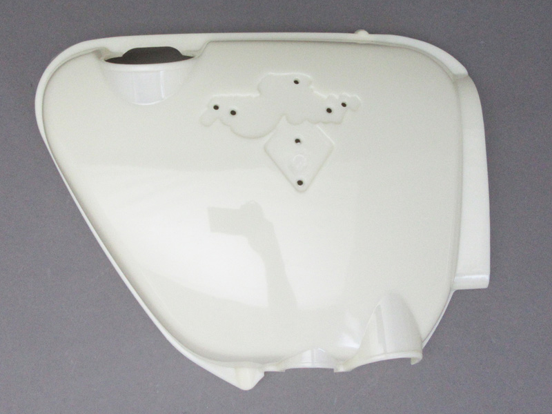 CB750 K1-K6 COVER RIGHT, SIDE (UNPAINTED) / 8714.10 - Click Image to Close