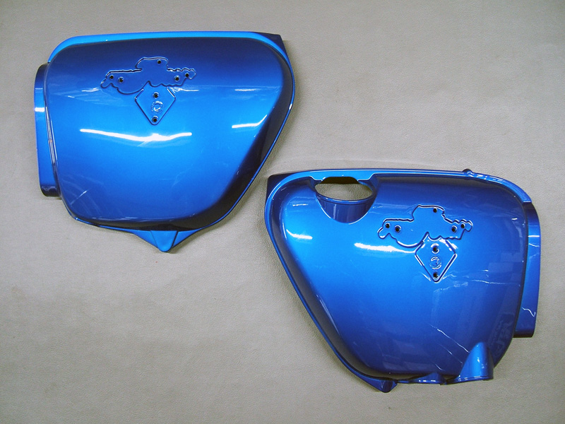 CB750 K6 COVER SET, SIDE (CANDY SAPPHIRE BLUE) / 8714.10 - Click Image to Close